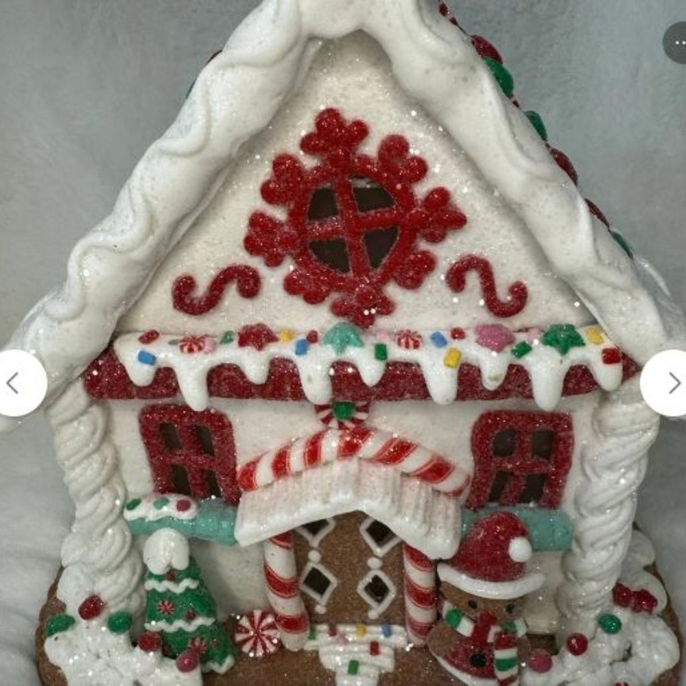 Small Gingerbread House - lights up
